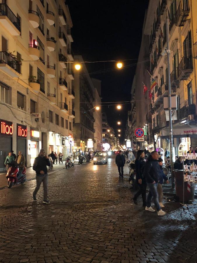 דירות נאפולי Piazza Carita' Centro Storico מראה חיצוני תמונה